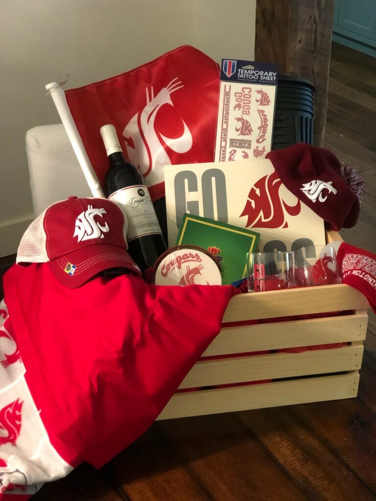 🍁🍂#Oktoberfest is ONE WEEK from today!! Let the official countdown to fun begin!🍂🍁       We think the best way to kick it off is with another sneak peek of two beautiful raffle baskets created by Lion Emily!

#GoCougs!
#FallSweetFall

Tickets at maplevalleylionsclub.com
