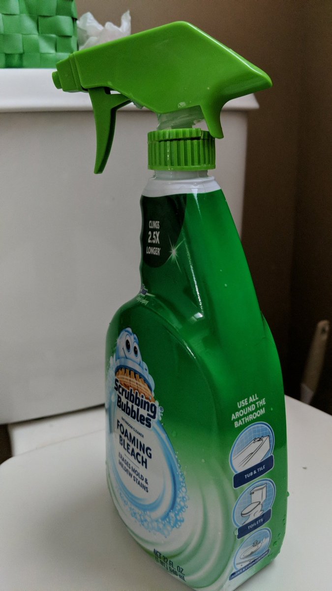 AGarlicLover's tweet photo. @ScrubbingBubble I get defective bottles from dollar brands but I expect better from you. The nozzle cap broke and slipped off, and the bottle is still nearly full. https://t.co/bXIAtXLXxG