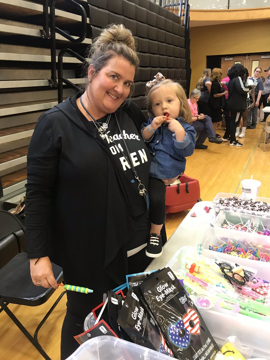 Homefest was a blast! I love introducing my girl to the <a href="/msdwarren/">MSD of Warren Township</a> family 💛🖤 #WarrenWill #Homefest #Warriors