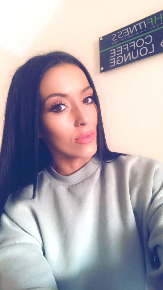 LinziBooth's tweet photo. Chilled evening after a busy day at PHFitness studio #Fitness #SportsMassage https://t.co/Sm6yqaVnWf