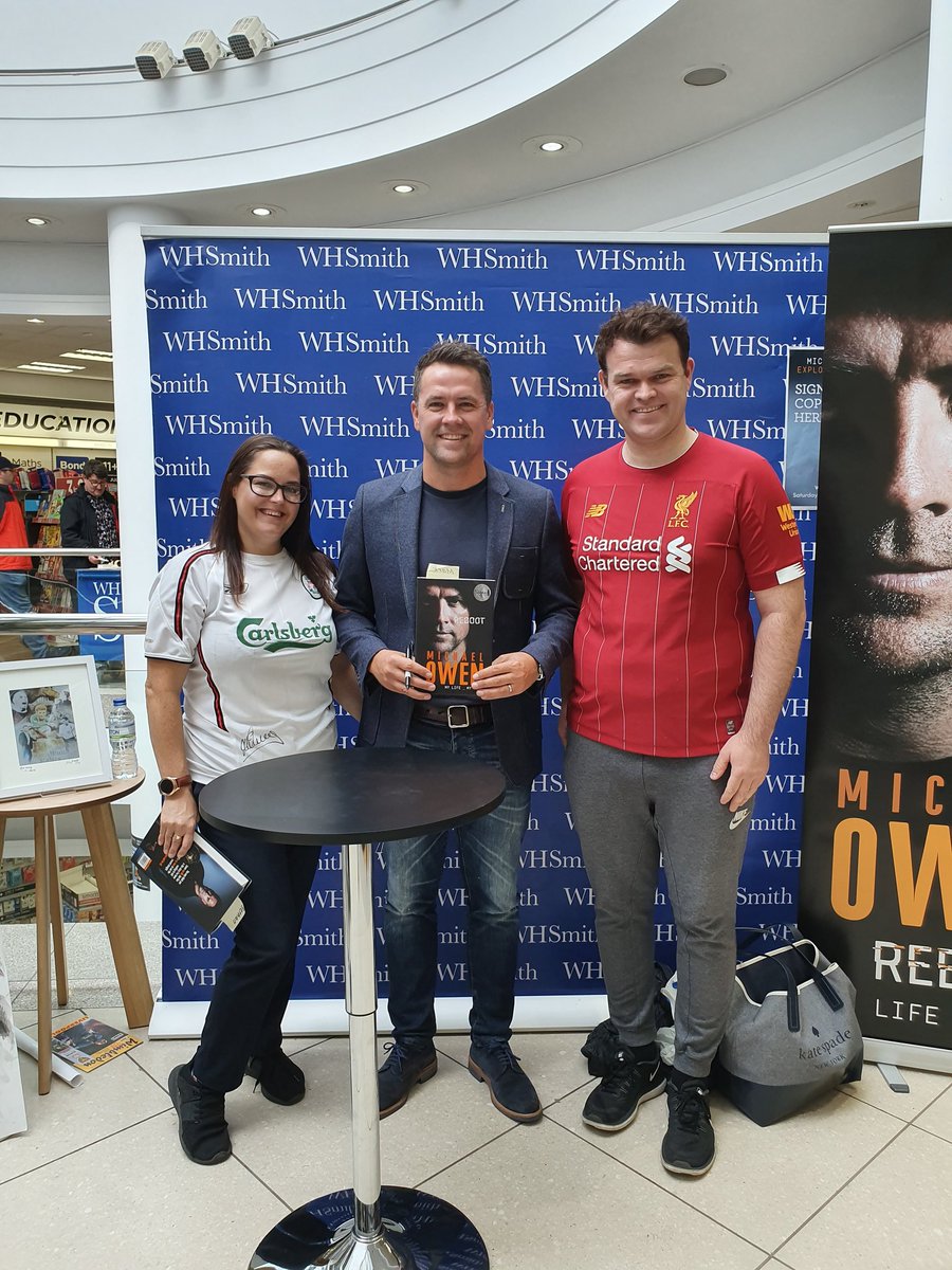 BethanCapes's tweet photo. love this pic wearing my first ever liverpool shirt witch has now been signed by my childhood hero @themichaelowen my whole bedroom was plastered in posters of him #cloud9 #leghand @markwaters84 https://t.co/XXFftR1t0N