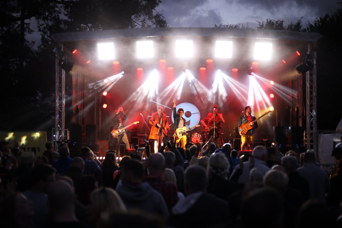 _punch_the_sky's tweet photo. THANK YOU #CODFEST !
As amazing and as welcoming a place as ever โค๏ธโค๏ธโค๏ธ
Listen out for an exclusive sneak peak play from our latest album on @1018wcrfm Monday afternoon, along with an interview with @iamjameslevett! https://t.co/lnbUxilUE3