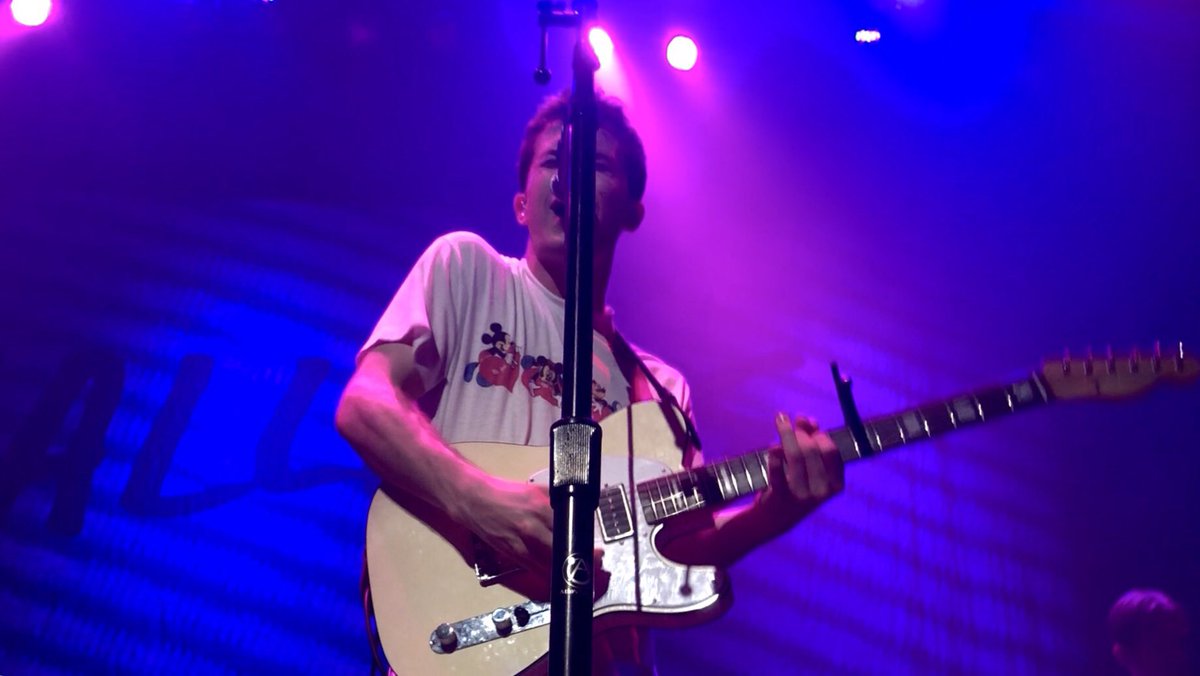 fatherrattt's tweet photo. language of averted eyes. #nothinghappenstour https://t.co/lj8ljMnf5e