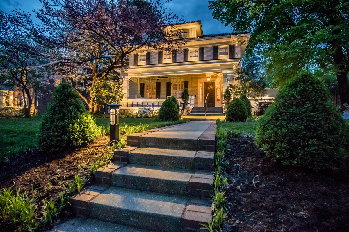 Outdoor lighting that provides an inviting glow. Photography by Mark Mahan.
<a href="/MarkMahan/">Mark Mahan</a> #lexingtonky #customoutdoorlighting