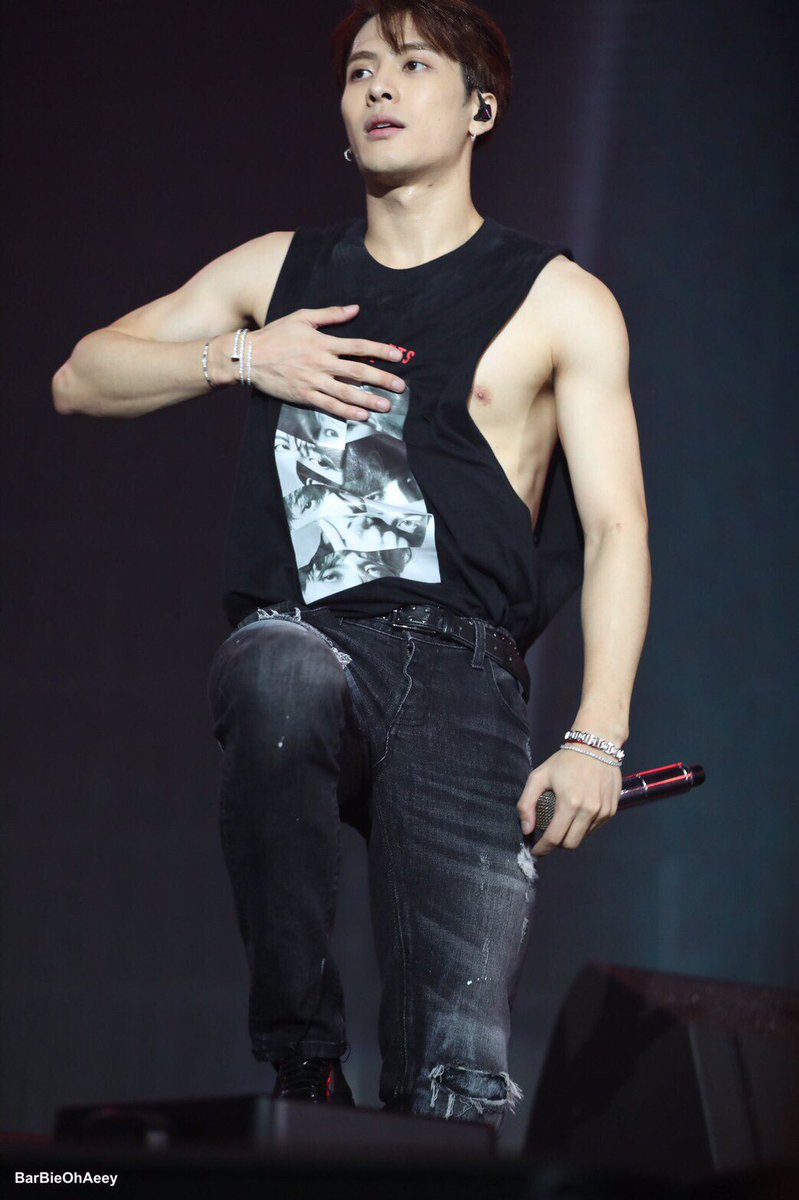 ppaammll's tweet photo. ขอสัมผัสได้มั้ยคะ ทั้งกล้าแขน มือและหน้าอกนั้น แต่เป็นคนหวังไกลและคิดลึกมากเลยอ่ะ..ออกแนวหื่นกามไปแล้ว5555
#GOT7FANFESTinBKK_DAY3
#JacksonWangSoDaddy
#JacksonWorldth https://t.co/VzV0x4RhFq