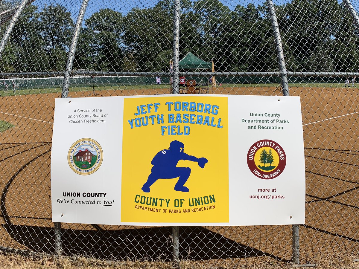 RUVarsityR's tweet photo. We are so excited to celebrate @RutgersBaseball alum Jeff Torborg today at the Jeff Torborg Field dedication in Mountainside, NJ! @RUAthletics https://t.co/gUSoE8IA3H
