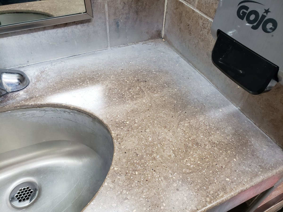 DysfunctionalJH's tweet image. So, Maintenance can&apos;t take 20 minutes and use some Graphitti remover and get rid of this spray primer ? The rest of the shower room looks great ! This is a Degree of laziness I won&apos;t tolerate !
#DELEGATEAUTHORITY
#POORMANAGEMENT
#NOTMYJOB