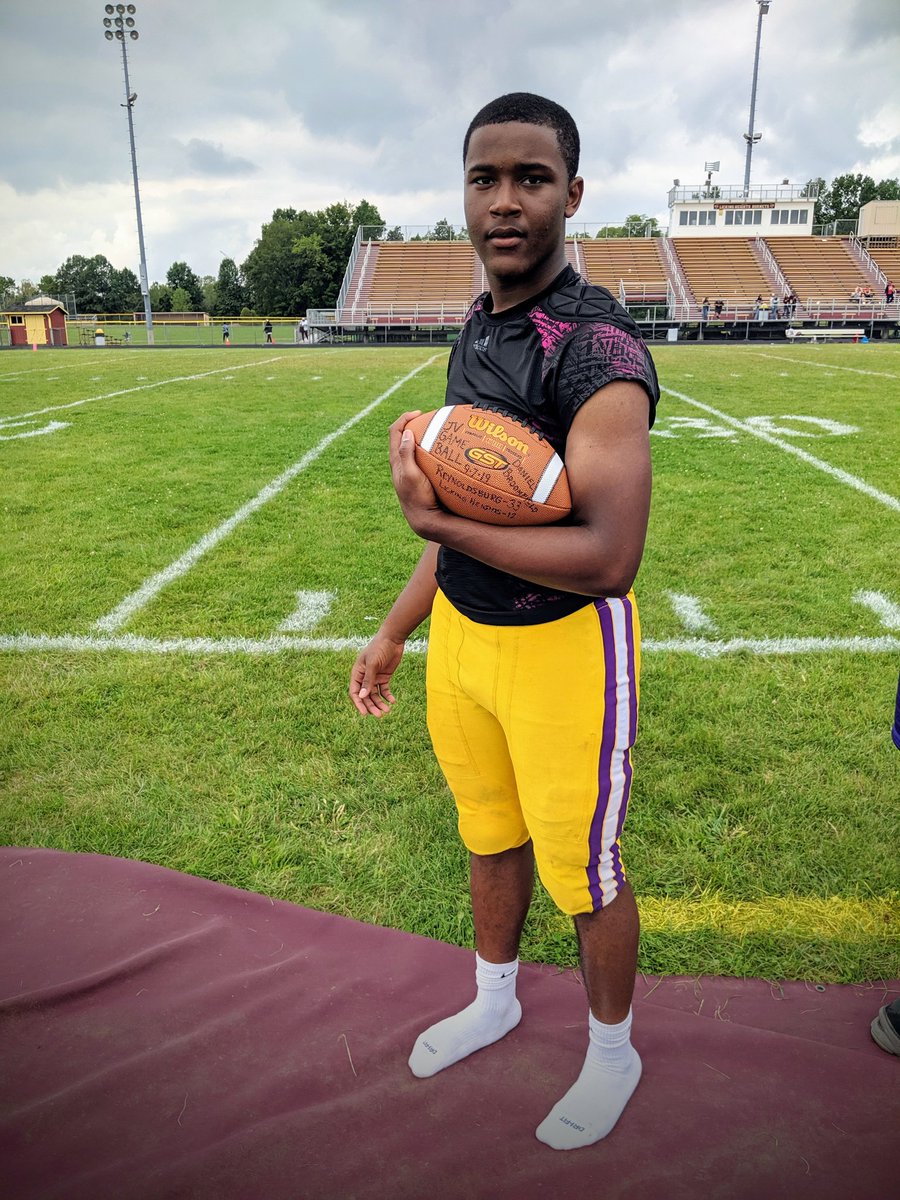 ReynoldsburgFB's tweet photo. Your JV Raiders improve to 1-1 with today's 33-12 victory at Licking Heights! The Game Ball goes to RB Daniel Broomfield; he had over 100 yards rushing and 2 TD's on just a handful of carries! Great effort everyone!!

#NTC9 https://t.co/jojraY8TDS