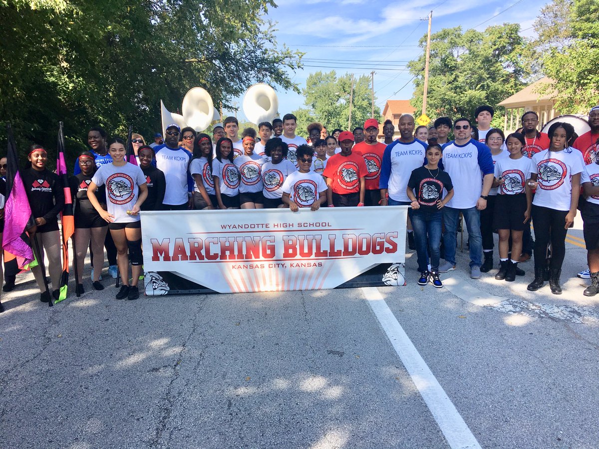 LBilboErvin's tweet photo. @WyandotteHigh band all smiles with #TeamKCKPS @kckschools @foustc @slinkous7 https://t.co/L9PsVHVLJT