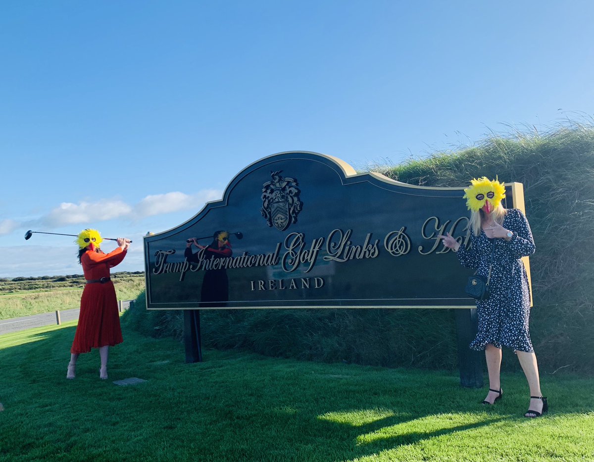 Cocktails for the birdies 🐥 after a fun round of golf at the lovely Doonbeg in Ireland ☘️ #Happyhour #19thHole #WildAtlanticWay