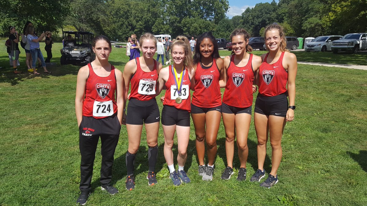 RUNdeemack's tweet photo. Varsity girls take 4th at Canton invite to Farmington, Canton, &amp; 3A Pekin! https://t.co/DVofqmjYXB