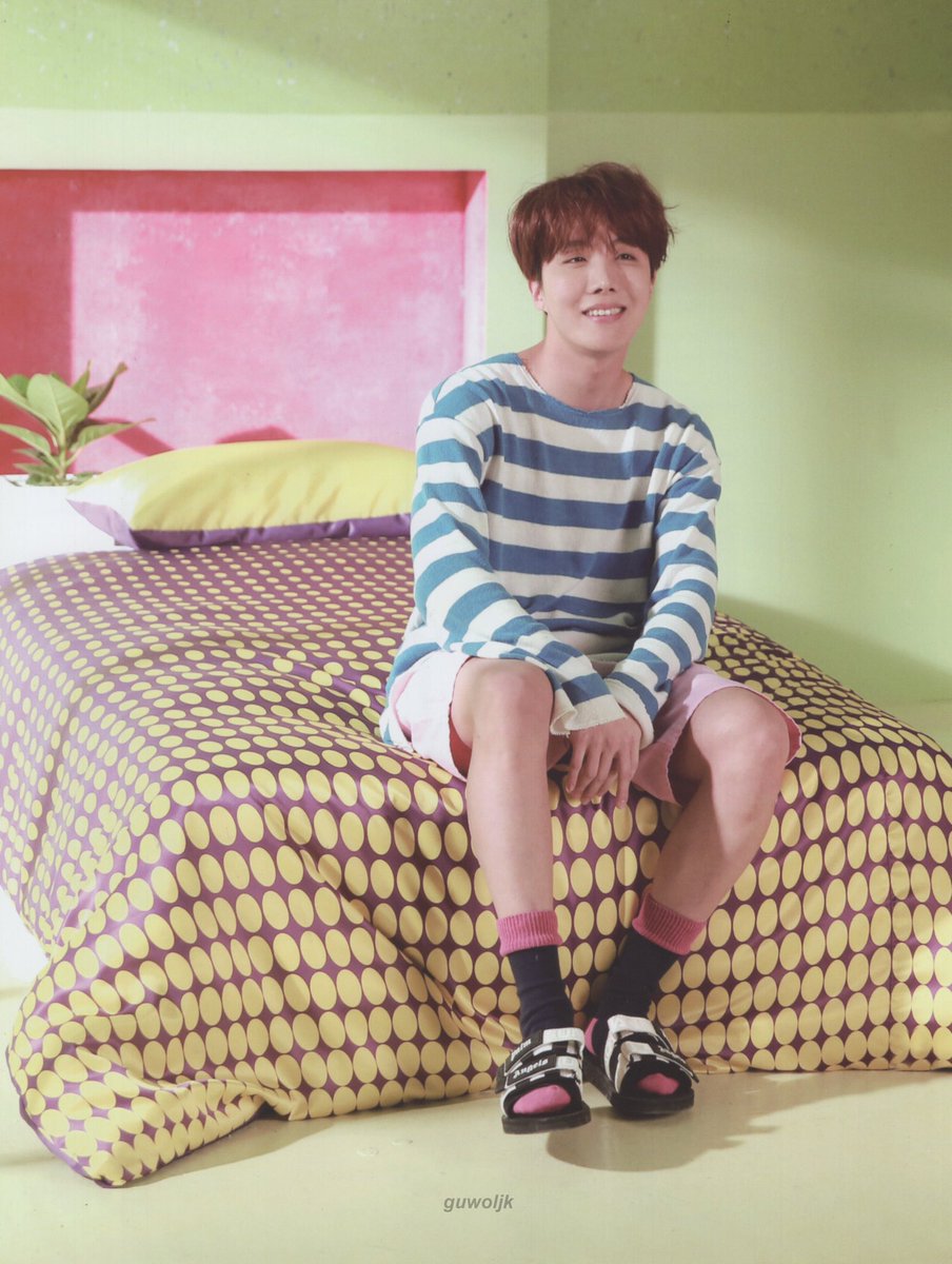 julesdorian1's tweet photo. well deserved. i'm so proud of him #Jhope2M_Spotify https://t.co/3rxSOvKAa0
