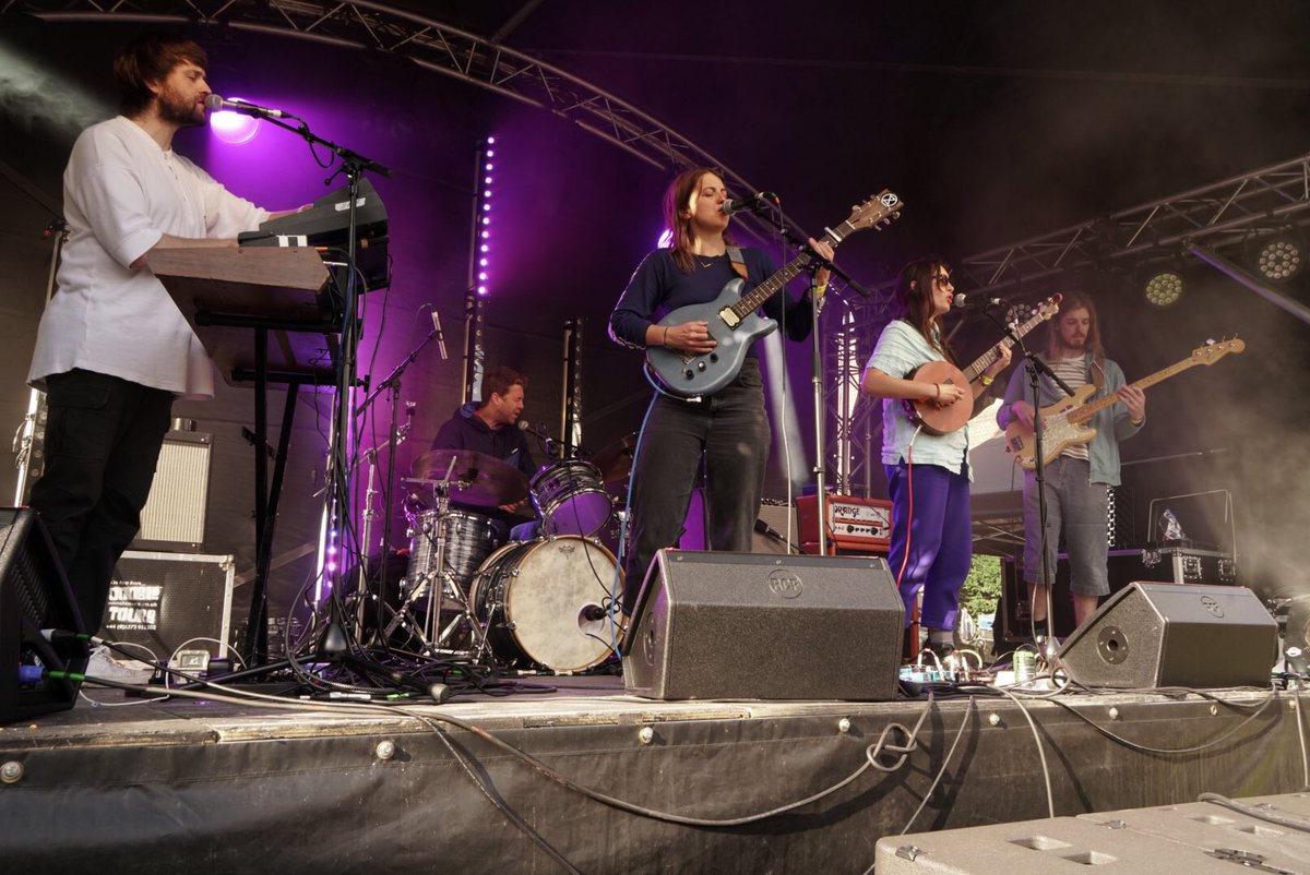 Victoria Holt tweet media