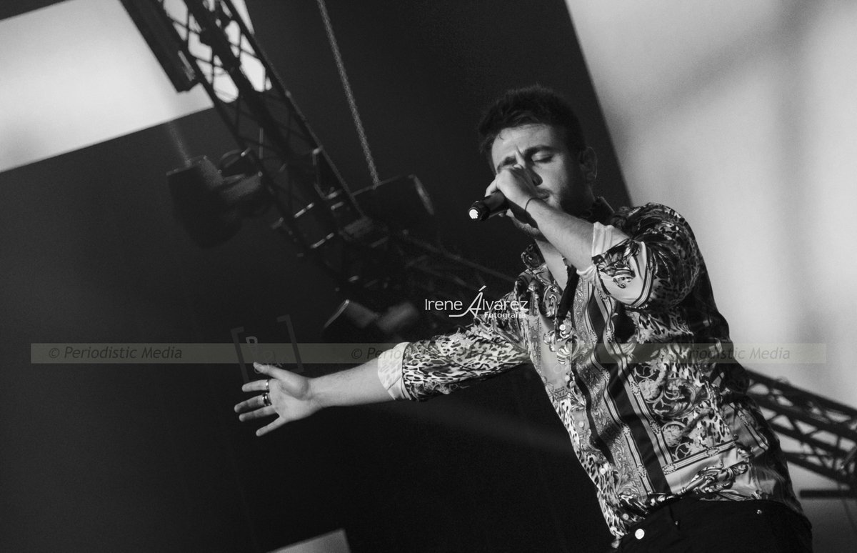 PeriodisticM's tweet photo. @irealvarezfoto 😍 Sublime actuación de @AntonioJSMazuec en el #ViveDial2019 #AntonioJosé @OfficialCFAJose #ViveDial #ViveDialEnDivinity #ViveDialDivinity
📸 @irealvarezfoto https://t.co/ii6YcYCPh7