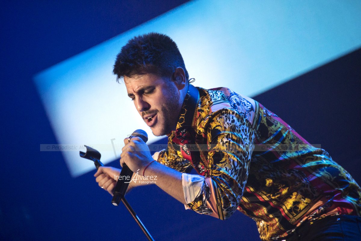 PeriodisticM's tweet photo. @irealvarezfoto 😍 Sublime actuación de @AntonioJSMazuec en el #ViveDial2019 #AntonioJosé @OfficialCFAJose #ViveDial #ViveDialEnDivinity #ViveDialDivinity
📸 @irealvarezfoto https://t.co/ii6YcYCPh7