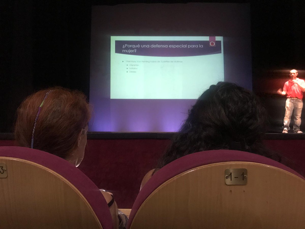 GalapagarPor's tweet photo. Nuestras concejalas y compañeras @Rakel_Almendros y @CeliaMartell en el Curso organizado por el @AytoGalapagar de formación para el #PuntoVioletaGalapagar Porque no queremos #NiUnaAgresionMas #NiUnaMas #NoEsNo #SoloSiEsSi https://t.co/dHRp5CszNf