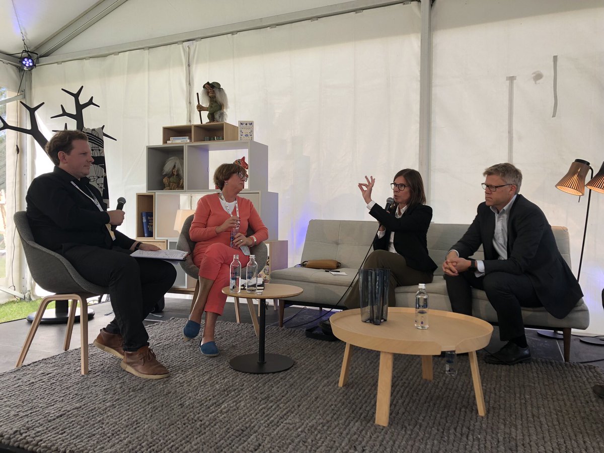 LundqvistMC's tweet photo. Great discussion today at #democracy festival #Butent on: ”Visions of the #Sustainable city in
2050”. The #Swedish National Architect Helena Bjarnegård giving her vision: holistic approach to #SDGs, citizen involvement and courage. #DriveforDemocracy #Agenda2030 #Hållbarstad https://t.co/QAcHOrNpuL