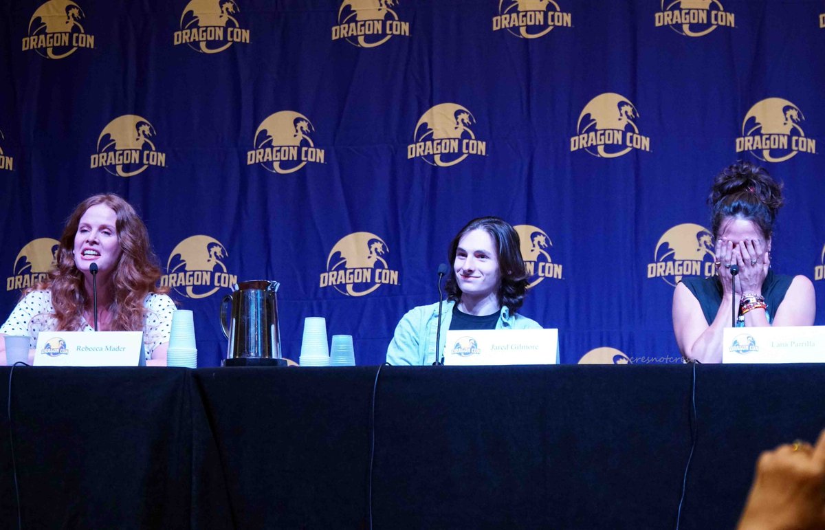 When <a href="/bexmader/">Rebecca Mader</a> is telling a story and you're not sure how it will end. 👀😂

#DragonCon2019