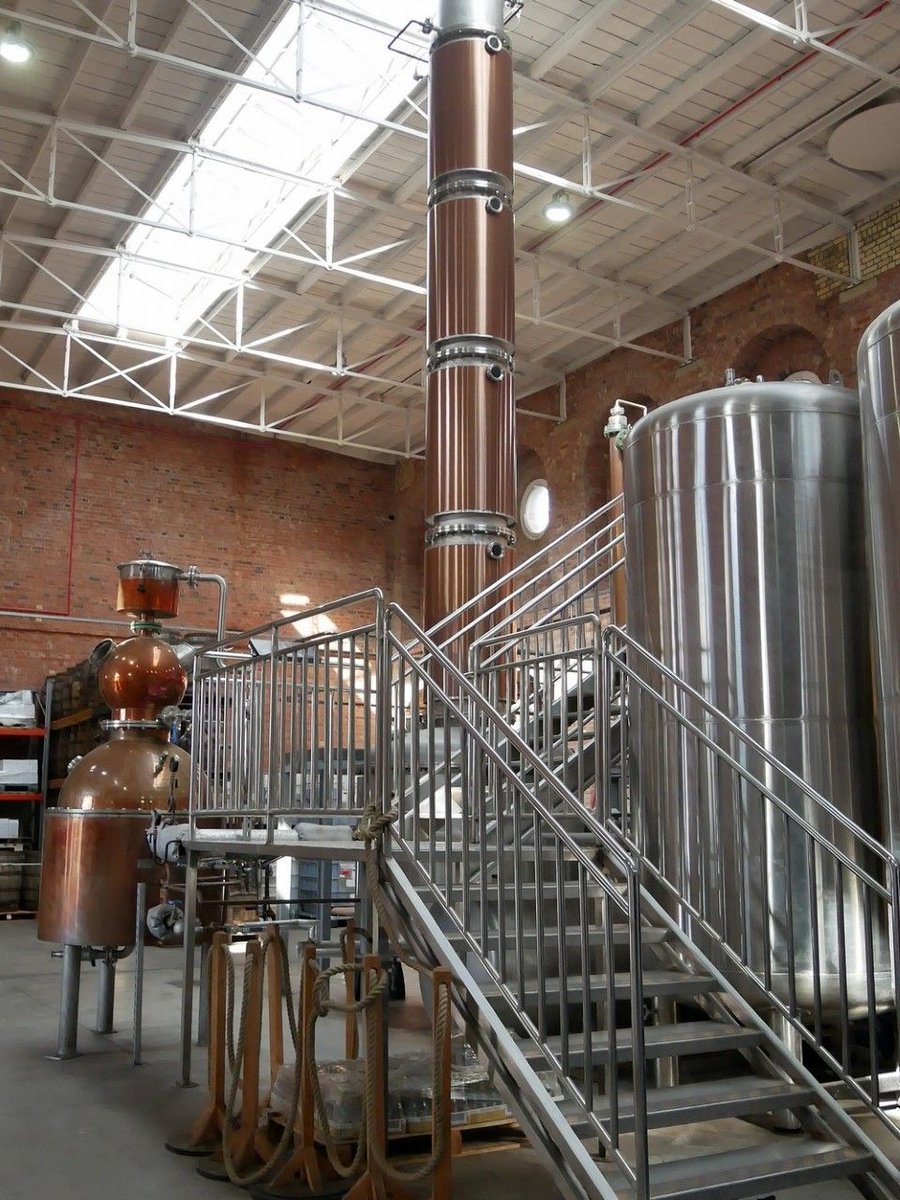 Lon_Unattached's tweet photo. Where does Gin come from?  Field to glass gin tour at #CopperRiverDistillery with @Fraughtparent https://t.co/ji46jOldh1 https://t.co/ZWKkBiME9F