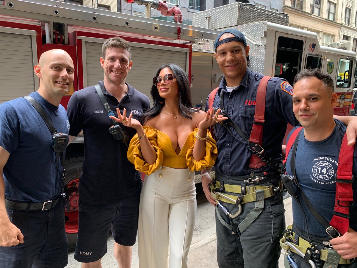 NicoleScherzy's tweet photo. βLetβs hear it for the boys!βπΆ I love New York and I love New Yorkers especially when you run into real life superheroes on the street! All the love and admiration @FDNY #Engine14 https://t.co/mMcWZ3VSWa