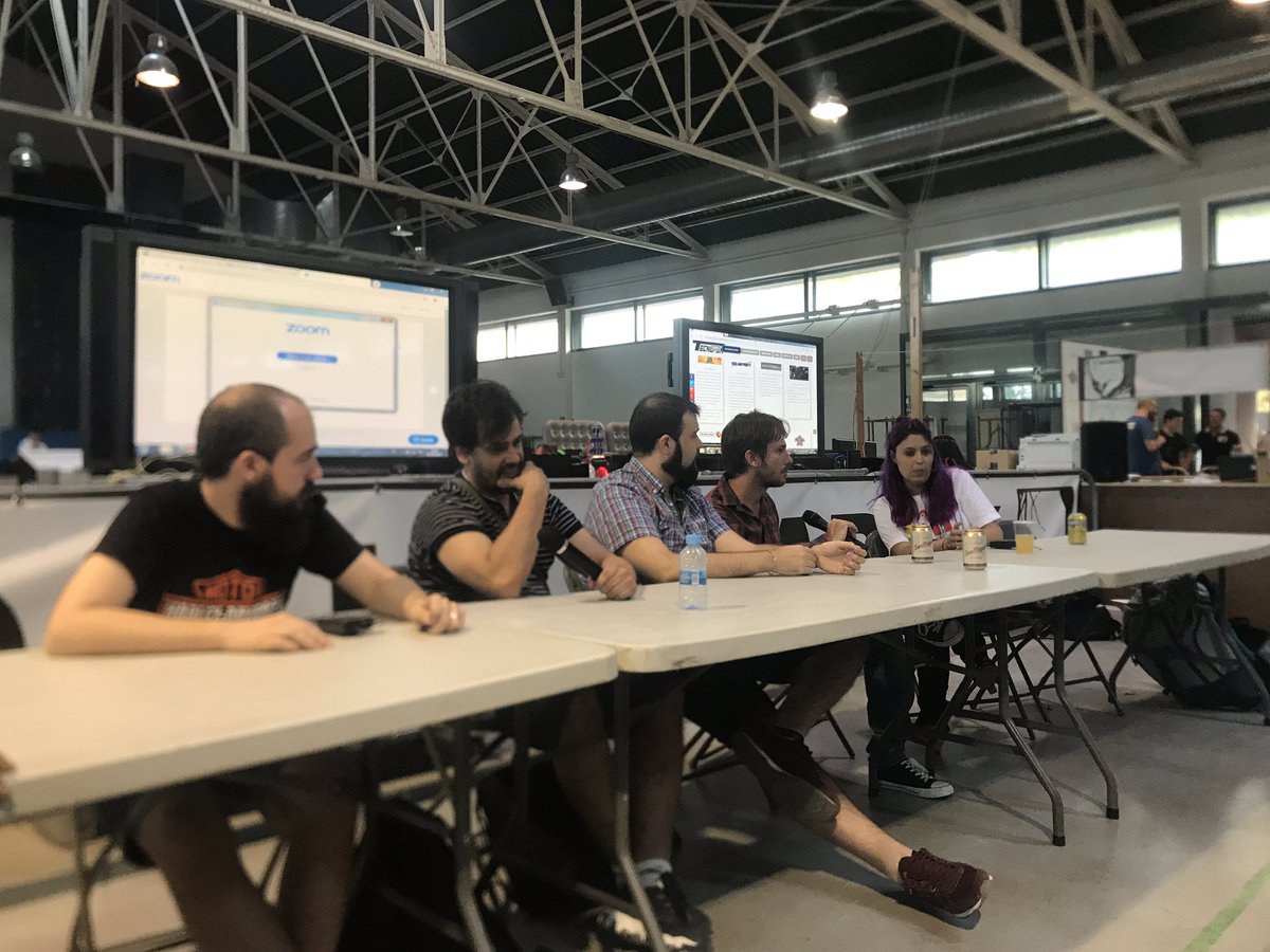 Mesa redonda con los ponentes de la #SeoLanParty! ¿Preguntas?