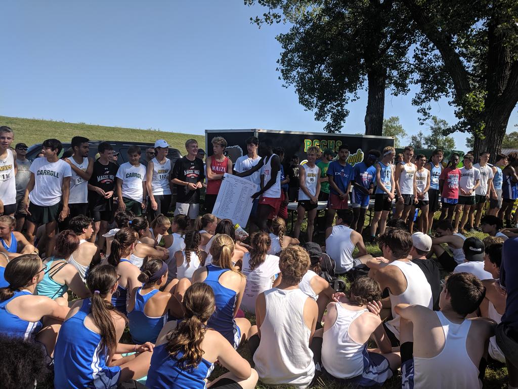 MaizeSouthXC's tweet photo. 7 boys finishing the the top 25 to come out with the win at the meet today! 

#gomavs https://t.co/OIRBZQjreN