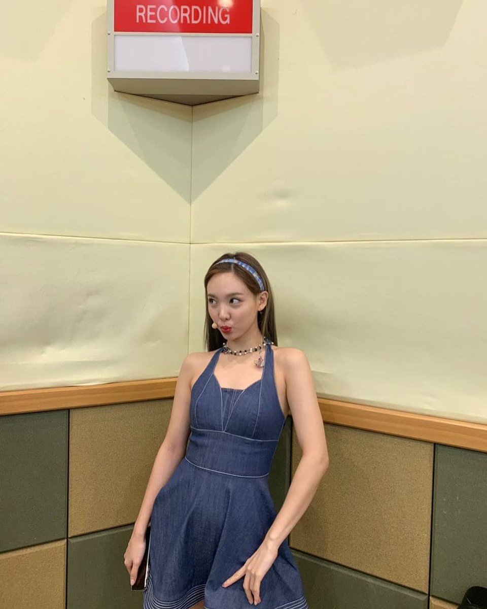 Misa ᴗ Nayeon S Ig Update Pictures Of Na Taken By Mo Na Is A Pun Since It Can Mean Both Me And Na Of Nayeon T Co Heivytm5zx Twice 트와이스 T Co Zin9czwrcd