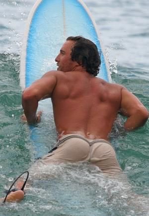 IAmMeAreYouU's tweet photo. Since Matthew McConaughey is trending, I thought I’d remind you of this blessing delivered to us by the paparazzi. 😍 https://t.co/miYg9AORJz