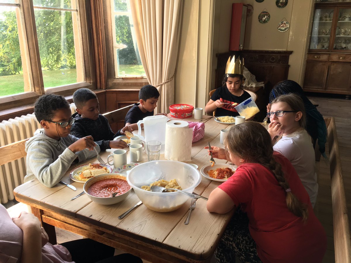 Prior_Weston's tweet photo. Birthday Girl Jayla ! Thank you Nethercott staff ! #Towerclass #NethercottHouse # farmsforcitychildren https://t.co/G0bS8NHITJ
