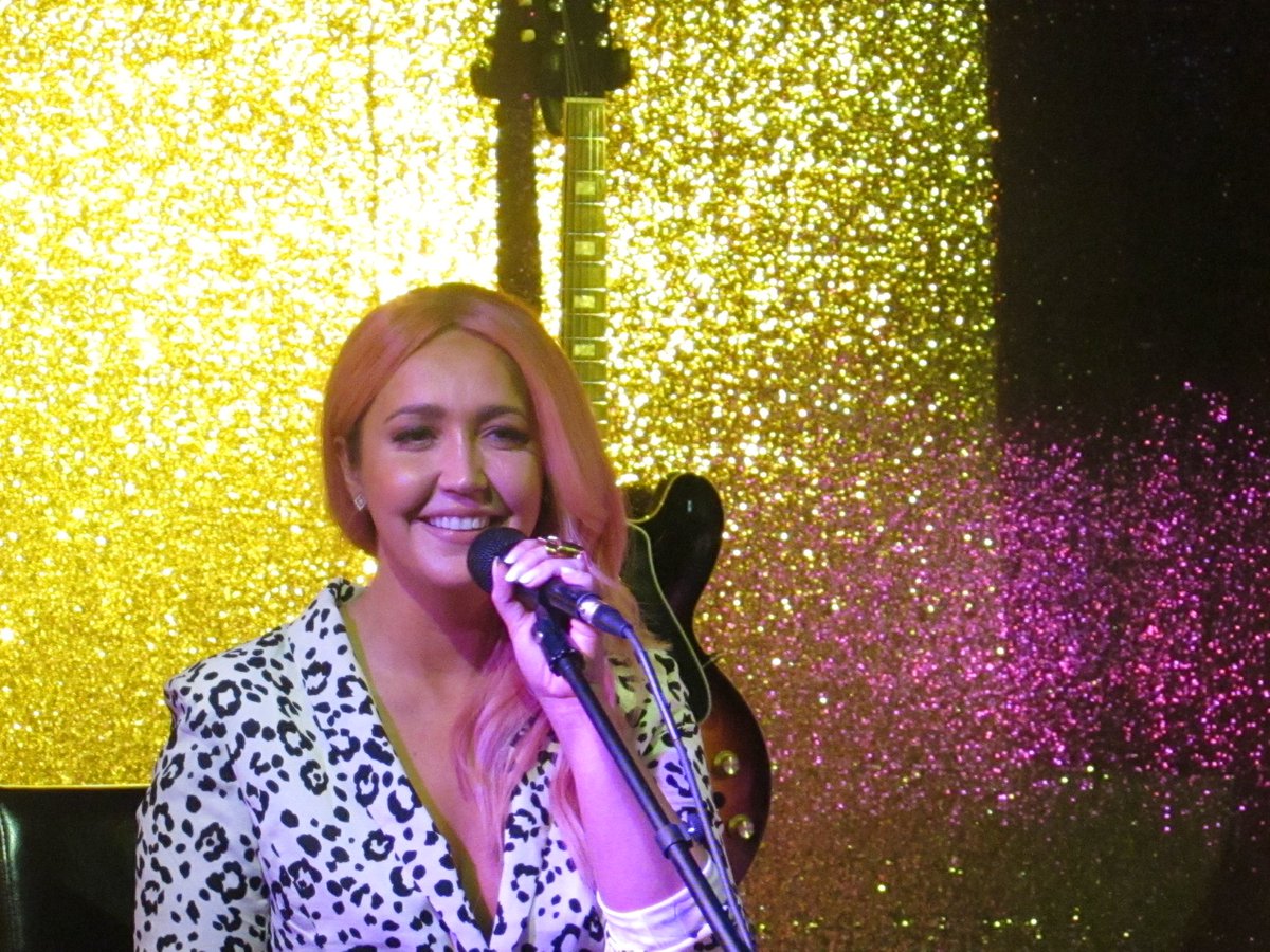 Megs_Megastars's tweet photo. Most talented artist in the universe -- @meghanlinsey ladies and gentlemen. #boldlikealion #MeghanLinsey #HappySaturday #MeghanLinseysTribe https://t.co/IFlKSh1Urc