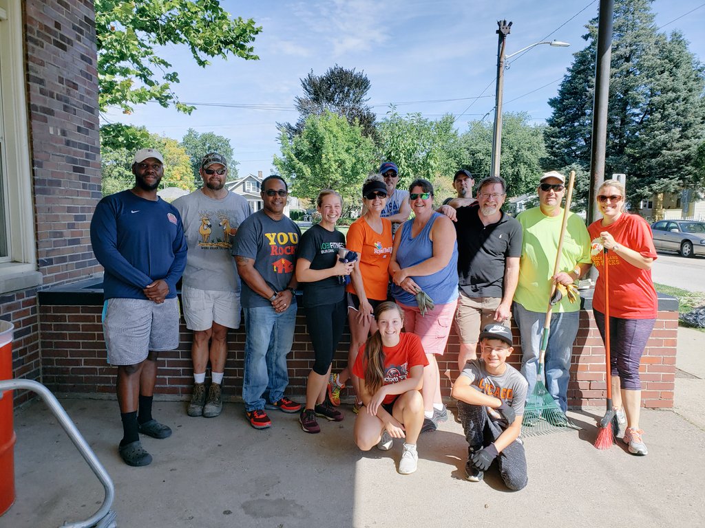 2nd annual "Clean-Up Warriors" was a success! Thank you to all the families and volunteers who showed up today! A huge thank you to superintendent <a href="/DrRLRocks/">Dr. Reginald Lawrence</a> for showing up to lend a hand as well! <a href="/R_I_Schools/">Rock Island-Milan School District #41</a> #ThisHouseRocks
