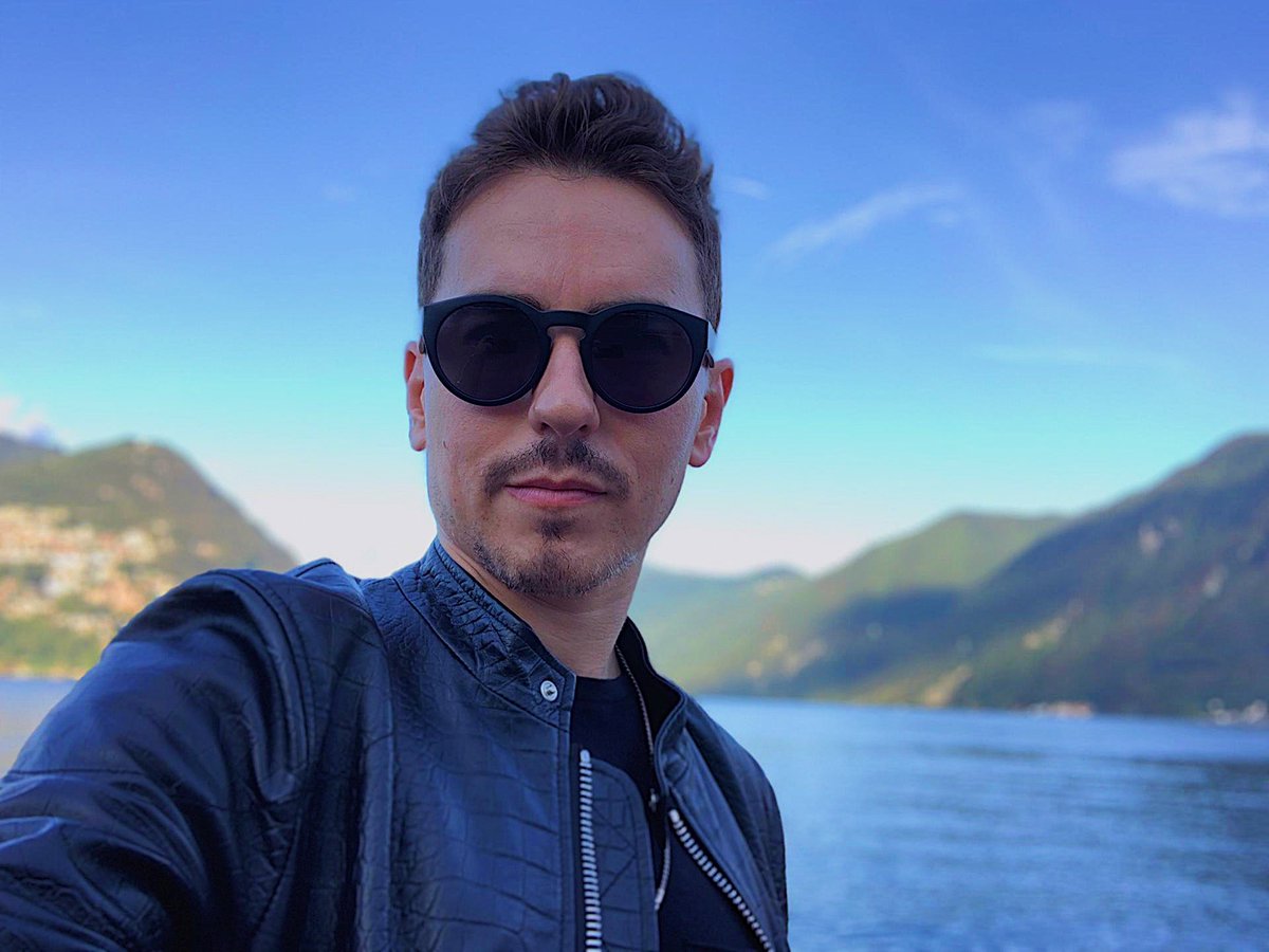 lorenzo99's tweet photo. Sunsets in #Lugano https://t.co/XbGQRXNO07