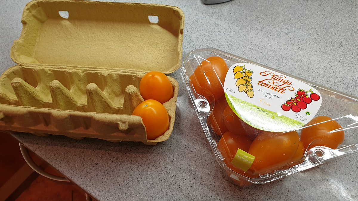 Varētu tak eko-šmeko tomātu ražotāji izdomāt labāku iepakojumu par to velna plastmasu. Kaut olu bretēs. Solos pirkt tikai tādus, ja kāds sāks pakot. Vienmēr uz tirgu neizstaigāsi.