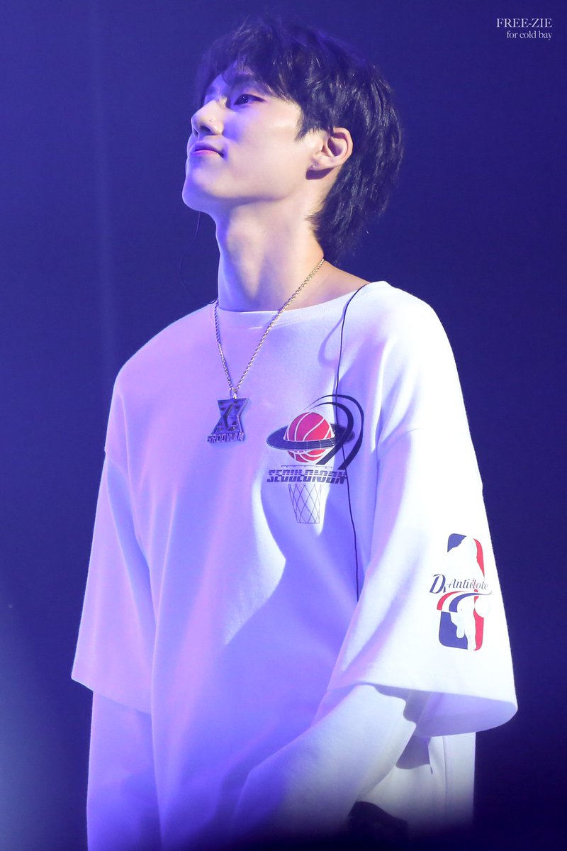 FREEZIE_707's tweet photo. 190728 그루블린 런칭파티 
[#ColdBay]
@GROOVL1N_GTCK 
.
콜베님 보고싶어요ㅠㅠㅠ

#GROOVL1N #Cold_Bay #콜드베이
#LAUNCHINGPARTY 
#망가짐
#Run_To_Midnight
#Show_Me_Your_Love
#One_Night_Stand https://t.co/n6y9qQPbjU