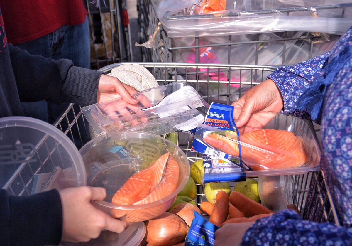 me_images's tweet photo. @MoldReduction at #Aldi today in #Mold #plasticreductionmold #plasticreduction #moldplasticreduction #moldreduction #massunwrap https://t.co/LJAp0eNRkp