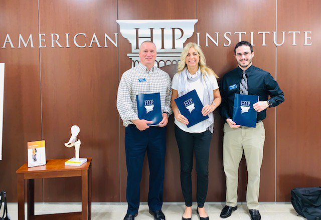 Athletico's tweet photo. #ContinuousImprovement: Thank you to Dr. Benjamin Domb of @Hip_Institute and Dr. William Meyers of @CoreMDs for presenting on "The Core." Our team enjoyed hearing surgeons speak on the topic of movement patterns! https://t.co/1qzz4B8auj