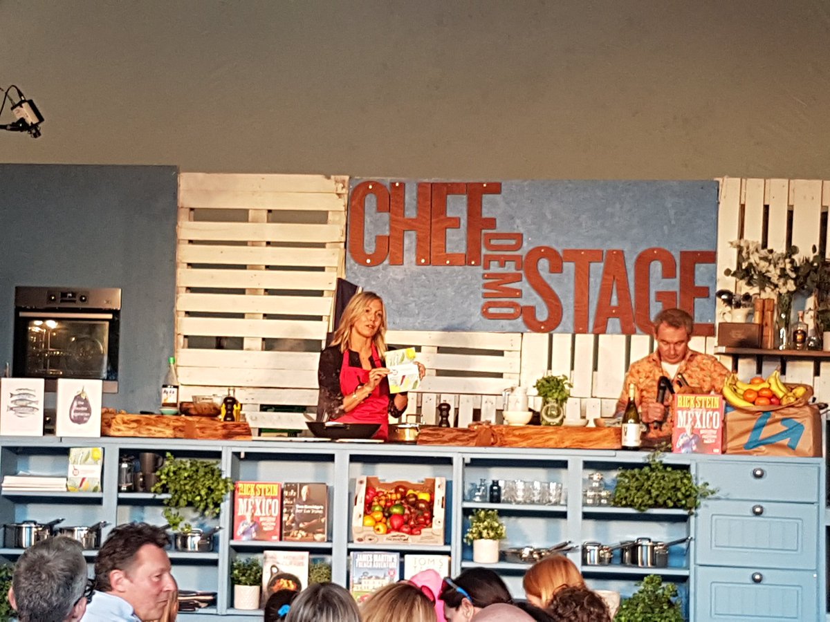 Jo Pratt doing a fab demo at Pub in the Park #jopratt #pitpchiswick