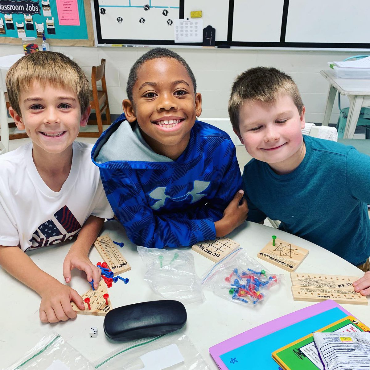 dnwestmoreland's tweet photo. Free station Friday #choiceinlearning #handson #lespatriots #teamdcs https://t.co/MBec5iQUUa