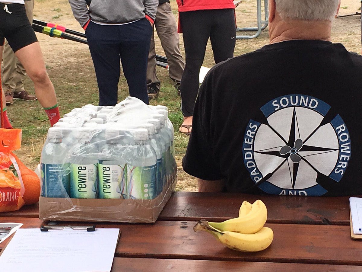 michellecentric's tweet photo. Good luck to all the warrior paddlers and rowers at today’s Bainbridge Marathon-Sound! We got you covered with super charged hydration! #rewireyourmarathon #hydratelife #bainbridgerowing #bainbridgeisland https://t.co/U6isXhhCla