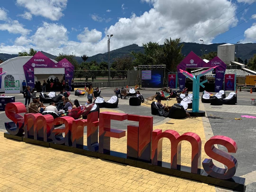 sanluwal's tweet photo. Así transcurre el segundo día del Congreso smartfilmsco 2019. El escritor y libretista, mauricionavast está en tarima presentando su conferencia '¿Por qué escribir?'
#smartfilmsco #yosoysmartfilms #revistavea #felizsabado #BuenosDiasATodos #elmundodelas… https://t.co/PdIQNq7PqW