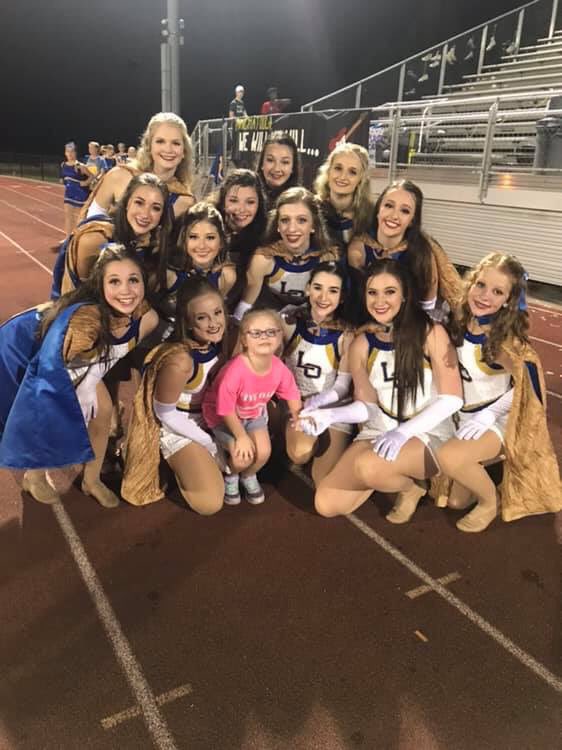 We love cheering our boys towards an eagle win! 💙💛 #LiveWire
