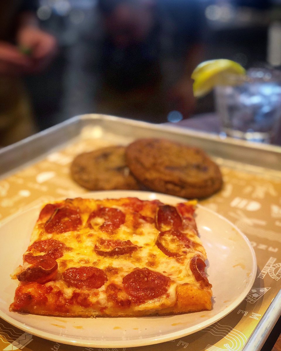 meghamcswain's tweet photo. New Pizza Zquare @finnhallhtx - Roman-style slices. #pizzazquare #finnhall @DowntownHouston https://t.co/gv4vmceBXU