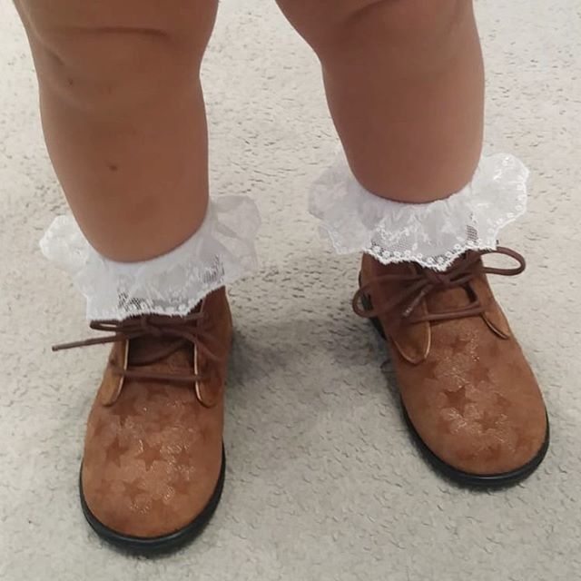 manueladejuan's tweet photo. Amazing booties available online &amp; in our store in Madrid 🤩 Let's shine this fall ✨ 🍂 #manueladejuan #handmadeinspain #kidsshoes #leatherkidsshoes #bootieseason #babybooties #kidsfashion #bestforyourbaby #aw19 #firststepshoes #newcollection  https://t.co/i88Hnrk7fV https://t.co/9Ah26lnbJO