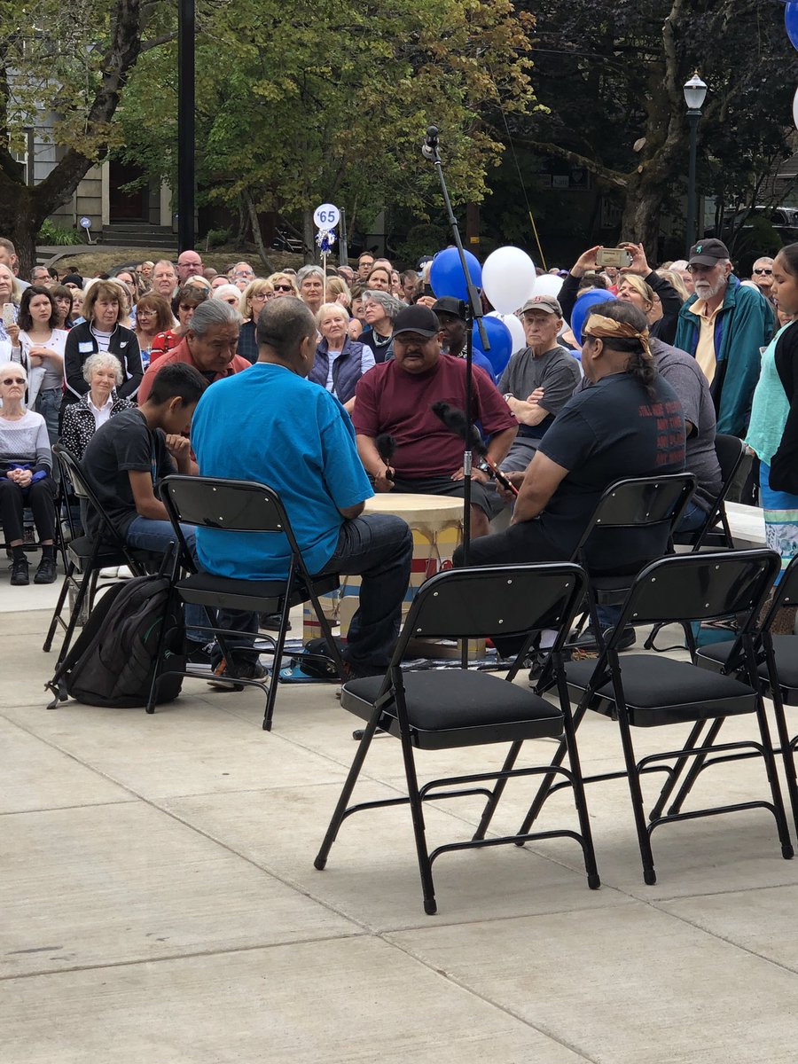 clairehertz's tweet photo. Native drummers, sage burning, choir singing, band playing - celebration in the air. Grant Grand Opening! #somospps #1districtpps https://t.co/xKv9ny1L6f