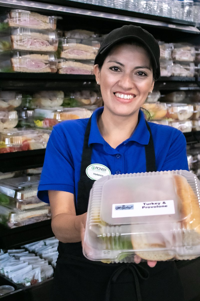 CedarDining's tweet photo. Life can be busy, in a time crunch try the Grab and Go in the Dining Hall. Hortencia can help get you a great meal in short amount of time. That way you never have to skip a beat. Available Mon-Fri.
#cudininghall #CUDiningservices #Cedarvilleuniversity #Cedarville #foodservice https://t.co/4kq20VvFBc