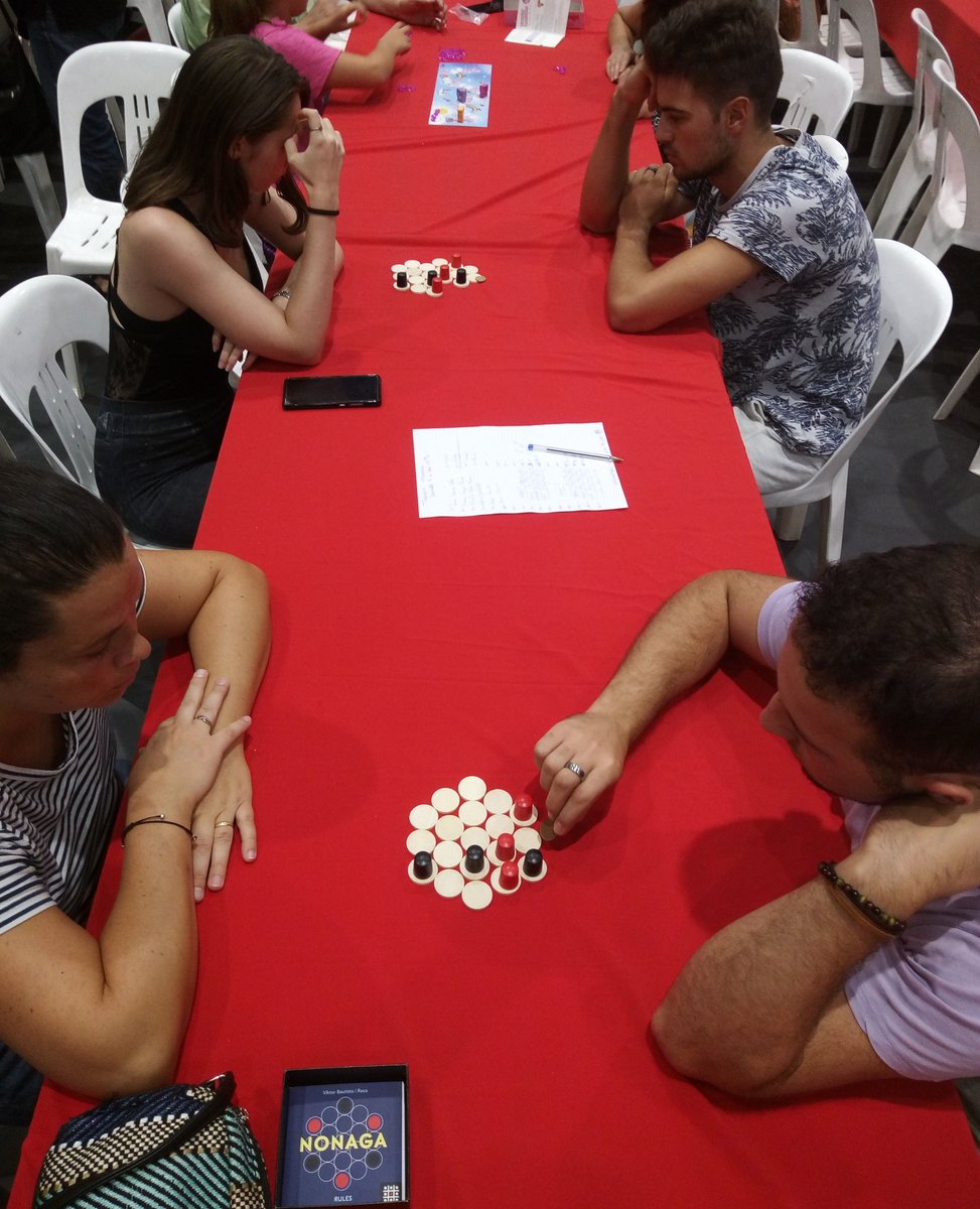 viktorbir's tweet photo. Semifinals del torneig de #nonaga a les #fancon2019 #fanconbcn a Palau-solità i Plegamans https://t.co/NfyH62fsYb