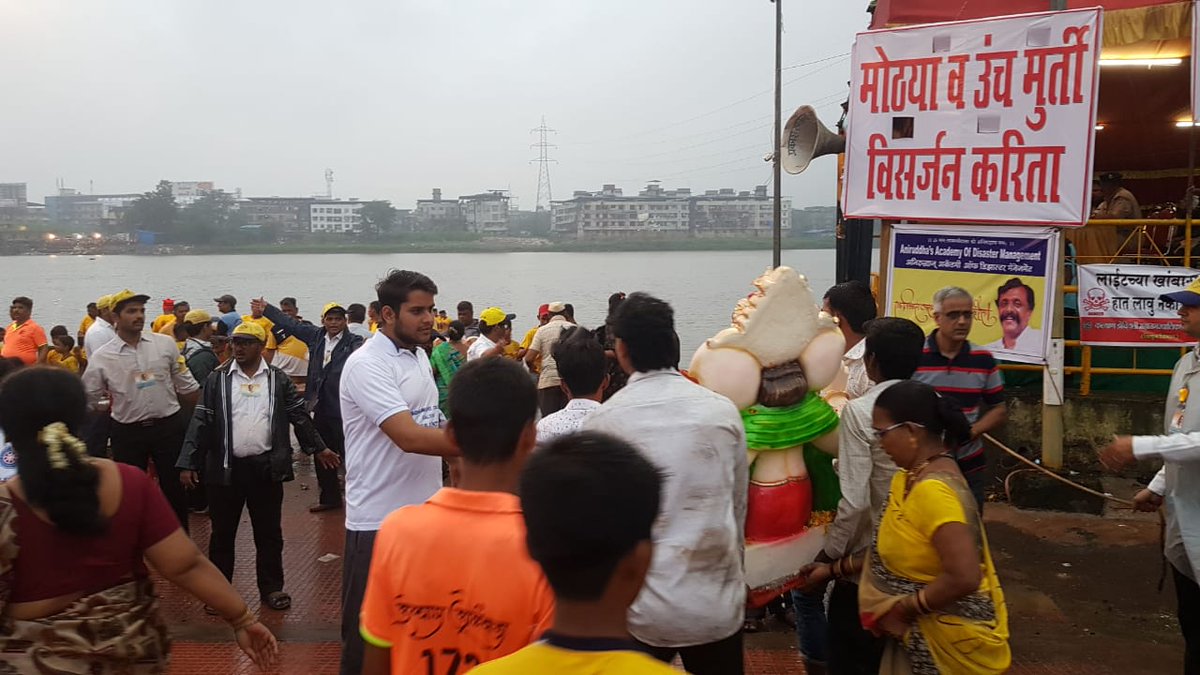 aniruddhasadm's tweet image. Nearly 1500 #DMVs of @AniruddhasADM across 48 locations in and around #Mumbai region assisted Police Authorities in managing #GaneshVisarjan Processions in a disciplined way.
