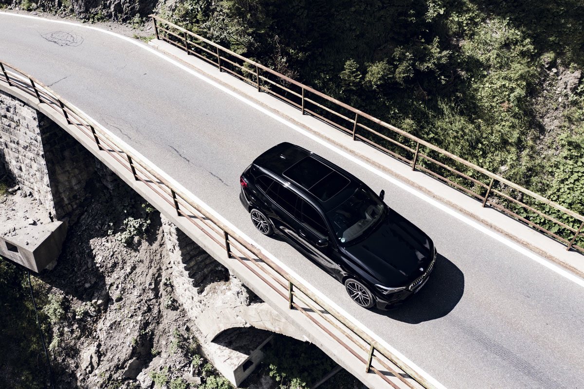 motor16's tweet photo. El @BMWEspana #X5 #xDrive45e es el #nuevo X5 #híbrido #enchufable de la marca.: https://t.co/Hu6JJzp2ON https://t.co/t35sXxSaRA