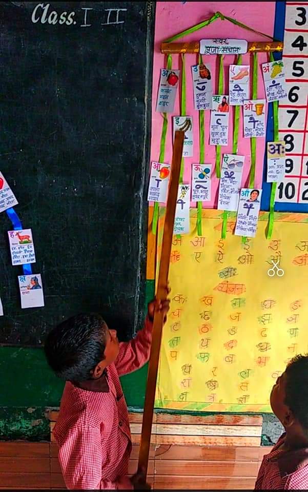 PoojaRohitSach2's tweet photo. The use of #Handmadepuppets and #TLMs to give print rich environment for class 1 students according to english book syllabus.
Pooja Sachan(A.T.)
EMPS Maseni
Barhpur Farrukhabad
@SarvendraEdu
@i_tweetu
@zeroajay
@RajenderPensiy1
@shikshansamvad https://t.co/GYOeCH3Cnk