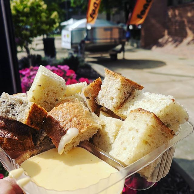 This cheese fondue at Fondue Fest is super tasty and comes with all of the bread. 
#deepfriedwisconsin #wisconsinfoodies #goodeatswisconsin #travelwisconsin #wisconsineats #bestfoodfeed #foodtraveler #restaurantblogger #eatlocal #forkyeah #eatingforthein… ift.tt/2MZbAMU